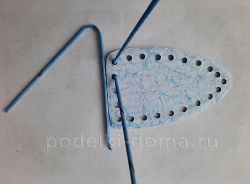 Лодочка-конфетница из бумажной лозы Лодочка-конфетница из бумажной лозы