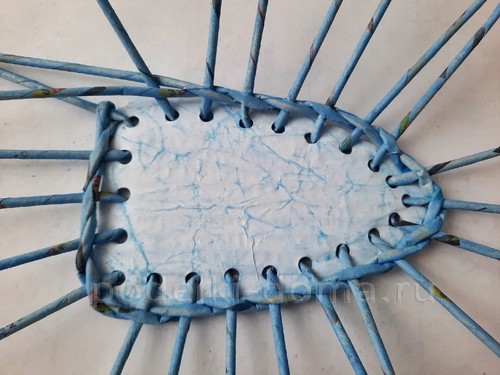 Лодочка-конфетница из бумажной лозы Лодочка-конфетница из бумажной лозы