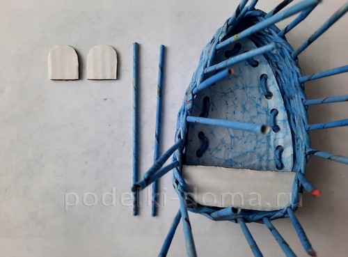 Лодочка-конфетница из бумажной лозы Лодочка-конфетница из бумажной лозы