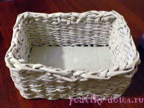 Букетница из газетных трубочек