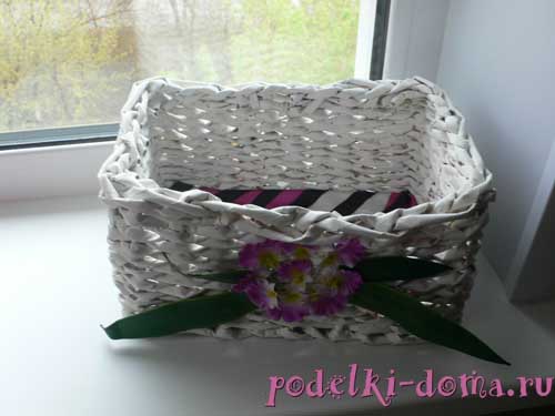 Лодочка-конфетница из бумажной лозы Лодочка-конфетница из бумажной лозы