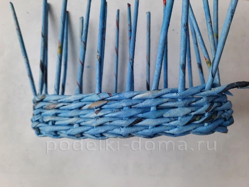 Лодочка-конфетница из бумажной лозы Лодочка-конфетница из бумажной лозы