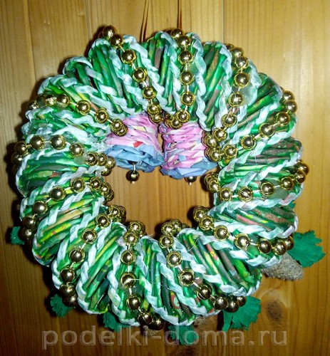 Букетница из газетных трубочек