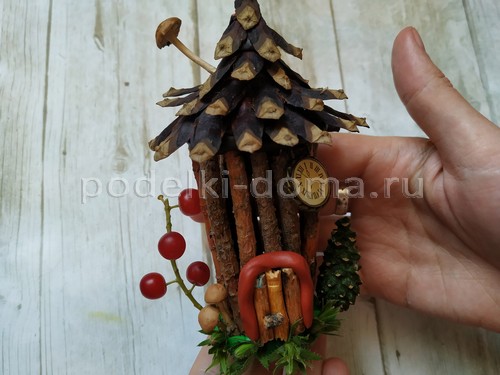 Домик и окошко — поделки из веточек