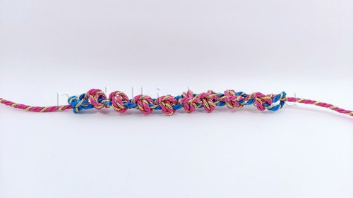 Как сплести браслеты из шнуров и нитей