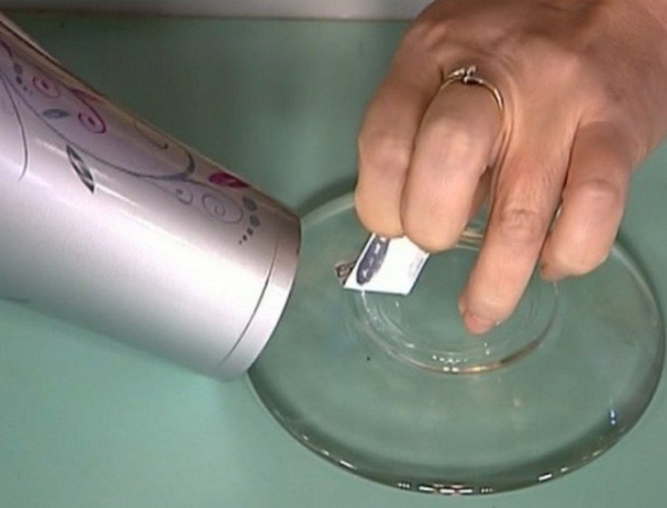 Способы, которые помогут легко отмыть стеклянные банки от этикеток и клея Способы, которые помогут легко отмыть стеклянные банки от этикеток и клея