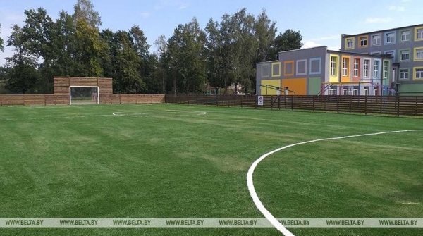 Мини-футбольное поле с искусственным покрытием обустроили в Антопольской СШ Мини-футбольное поле с искусственным покрытием обустроили в Антопольской СШ