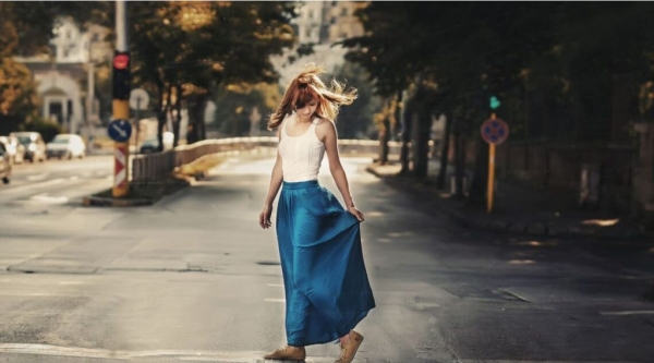 Что делать, чтобы юбка не прилипала к колготкам: лайфхаки, которые пригодятся каждой женщине Что делать, чтобы юбка не прилипала к колготкам: лайфхаки, которые пригодятся каждой женщине