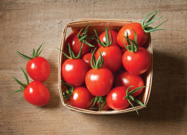 Что необходимо сделать, чтобы сохранить свежесть красных помидоров до Нового года