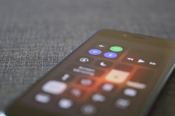 Какую функцию надо отключить в смартфоне, чтобы батарея медленнее разряжалась Какую функцию надо отключить в смартфоне, чтобы батарея медленнее разряжалась