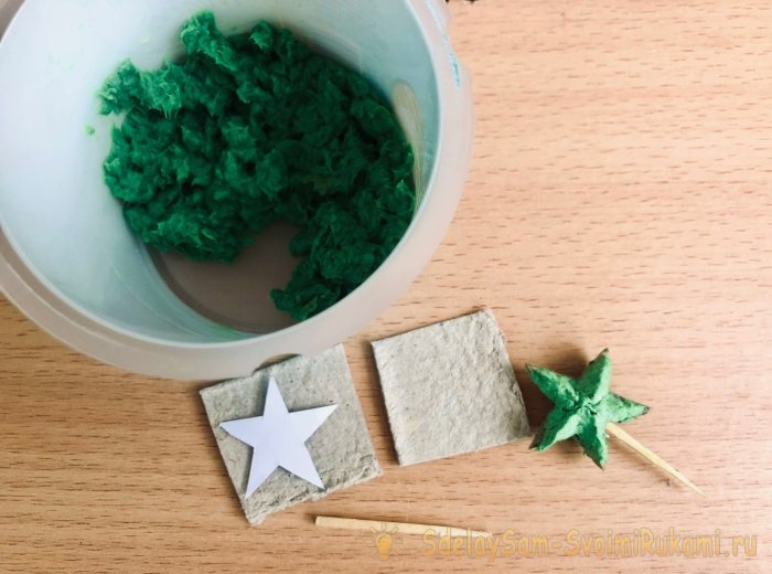 Новогодняя елочка из упаковки для яиц Новогодняя елочка из упаковки для яиц