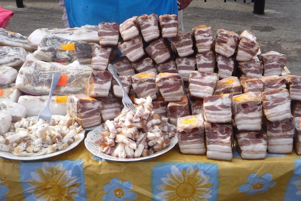 Упругость, запах и цвет: как правильно выбрать сало, простые способы Упругость, запах и цвет: как правильно выбрать сало, простые способы