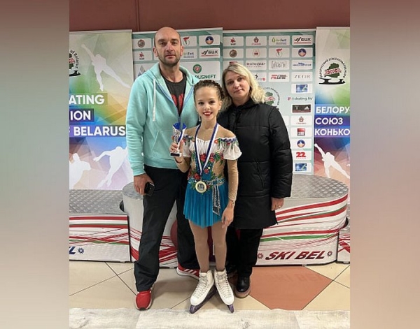 Корреспонденты пообщалась с семьей Волосюк из Бреста, чья дочь Кристина делает большие успехи в фигурном катании.