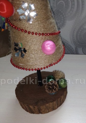 Эко-ёлка — поделка из подручного материала