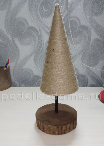 Эко-ёлка — поделка из подручного материала