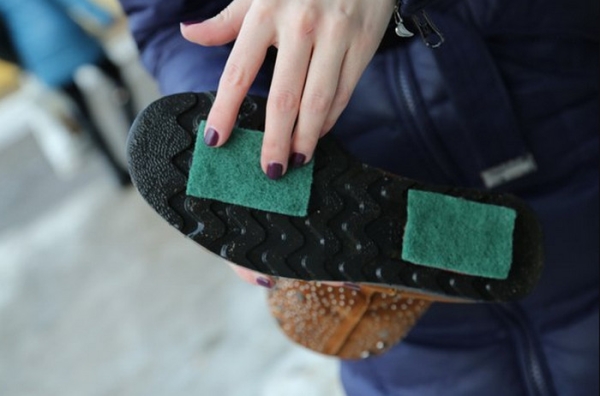 Для устойчивой и легкой походки: как сделать нескользкую подошву на любой обуви