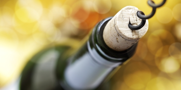 Какие способы помогут сохранить вкус и аромат вина в начатой бутылке