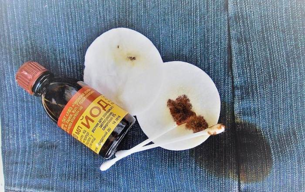 Пятна йода на одежде или коже – не беда: чем его оттереть за пять минут Пятна йода на одежде или коже – не беда: чем его оттереть за пять минут