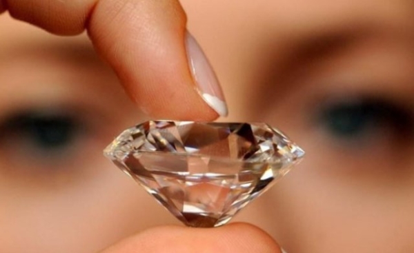 Как отличить настоящий бриллиант от подделки