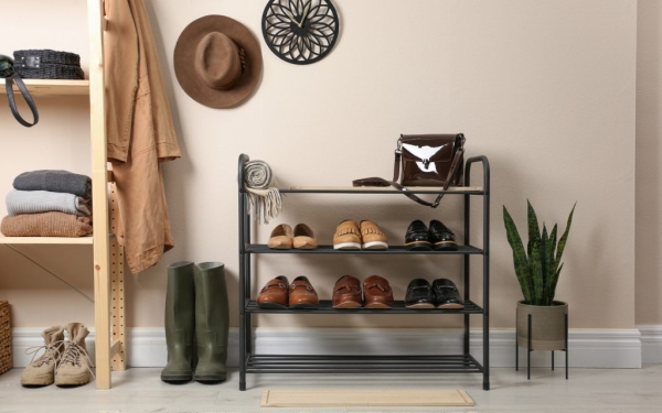 Секретные лайфхаки для хранения зимней обуви, чтобы она меньше занимала места