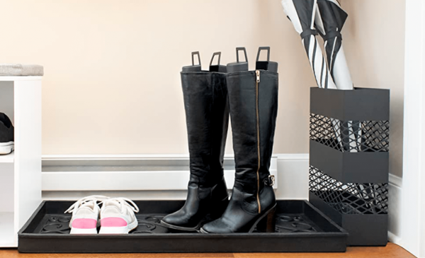 Секретные лайфхаки для хранения зимней обуви, чтобы она меньше занимала места