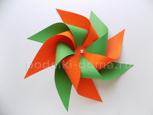 Как сделать вертушку из бумаги Как сделать вертушку из бумаги