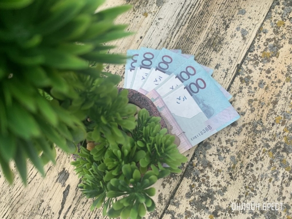 Средняя зарплата в первом квартале была $627. А кто получает $1000 и выше?