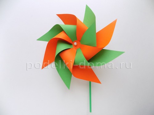 Как сделать вертушку из бумаги Как сделать вертушку из бумаги