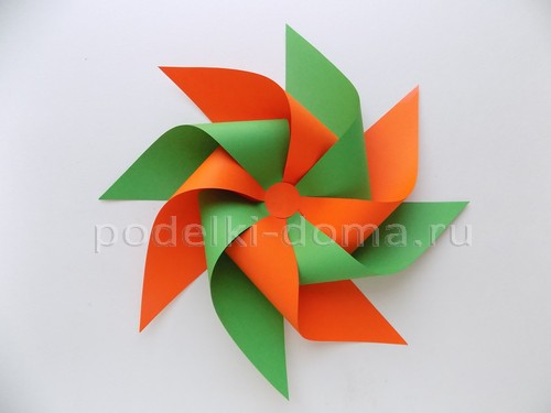 Как сделать вертушку из бумаги Как сделать вертушку из бумаги
