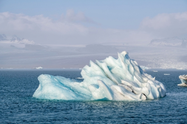 Ледяной гигант в движении: айсберг А23а начал активный дрейф вдоль Антарктиды Ледяной гигант в движении: айсберг А23а начал активный дрейф вдоль Антарктиды