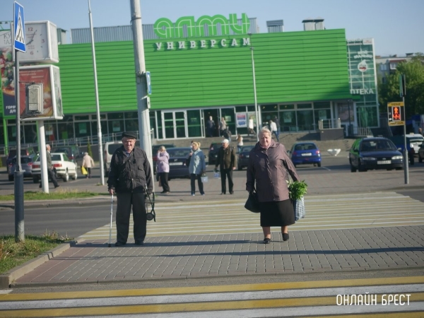 С 1 июля пенсии белорусам будут выдавать только банки – узнали подробности
